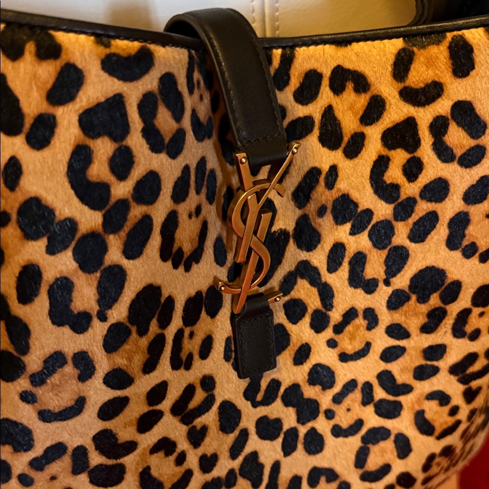 Saint Laurent Le 5 A 7 Bea Leopard Print Tote Bag - Picture 4 of 16